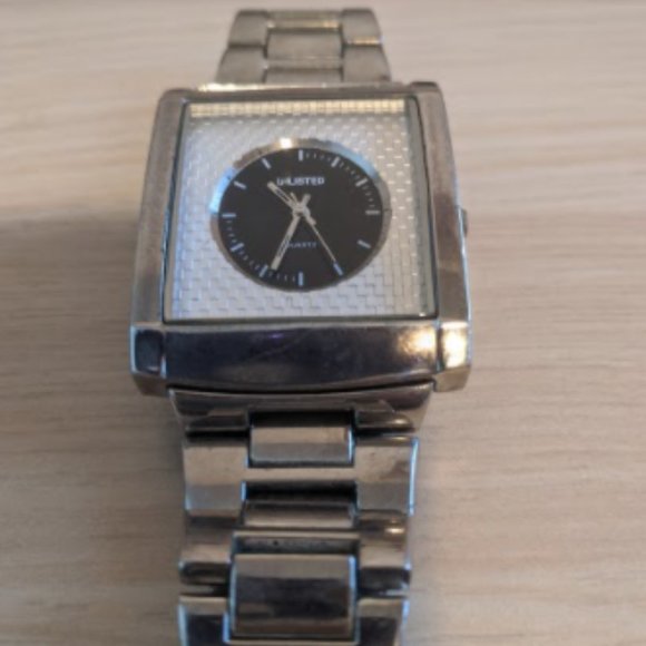 Kenneth Cole Unlisted Quartz Watch - Picture 4 of 5
